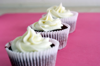 Cupcake - Red velvet cupcakes with cream cheese frosting