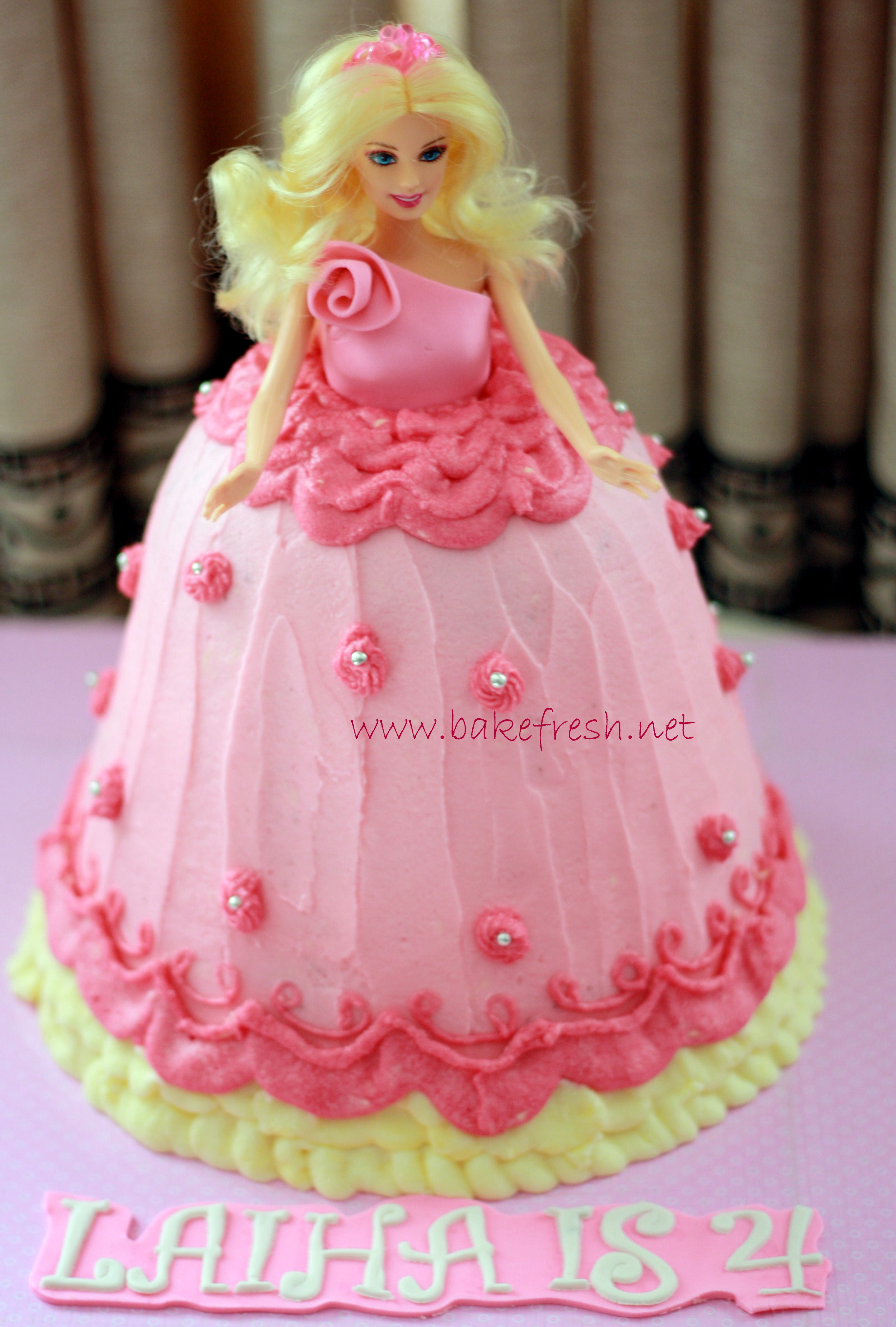 Cake decorating - Cake