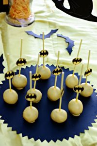 batman cake pops