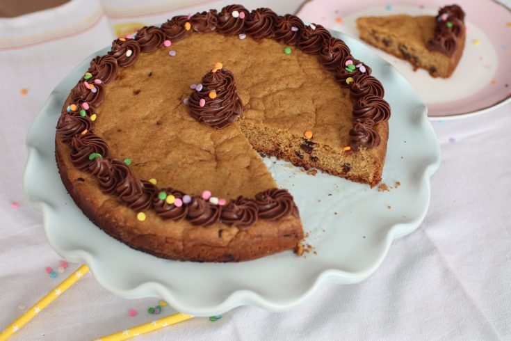 easy chocolate chip cookie cake